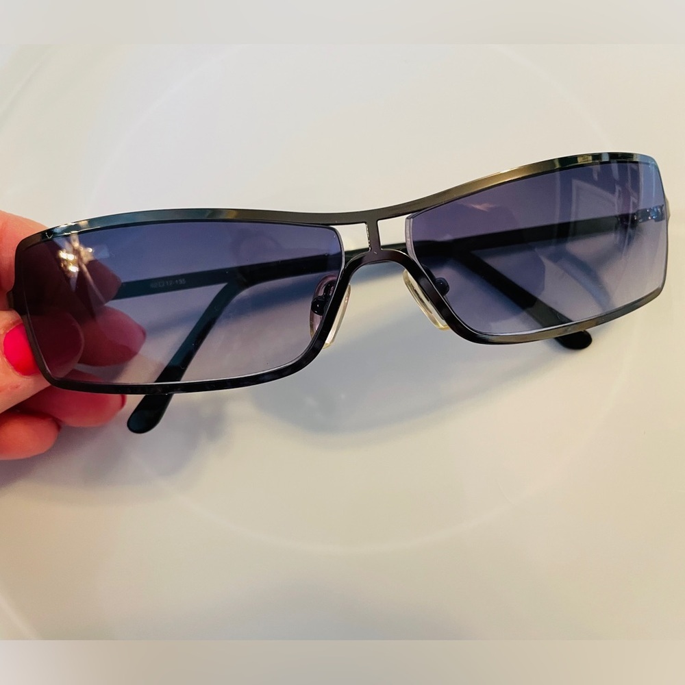 Sunglasses Dark Silver-tone Frame Purple Lens